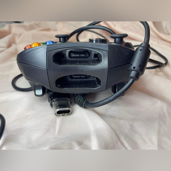 Xbox Pelican PL-2057 Wired Blade C-Type Game Controller - Black - Picture 4 of 7